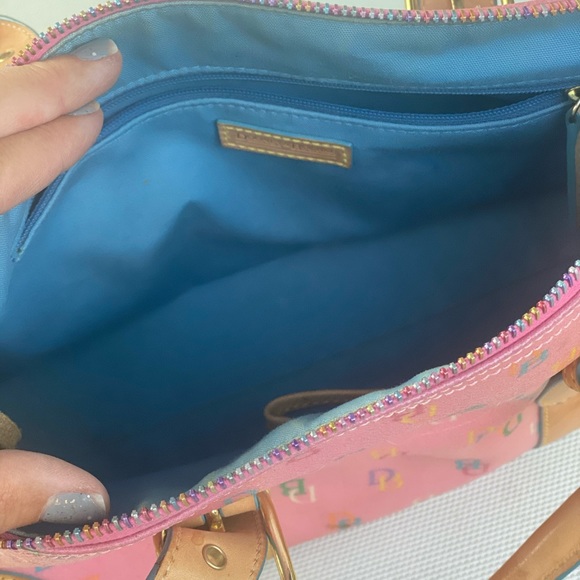Authentic Dooney + Bourke handbag - Picture 4 of 5
